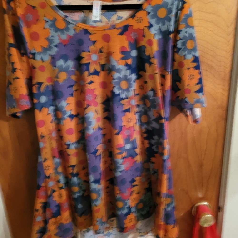 Lularoe Perfect Tee size Xl